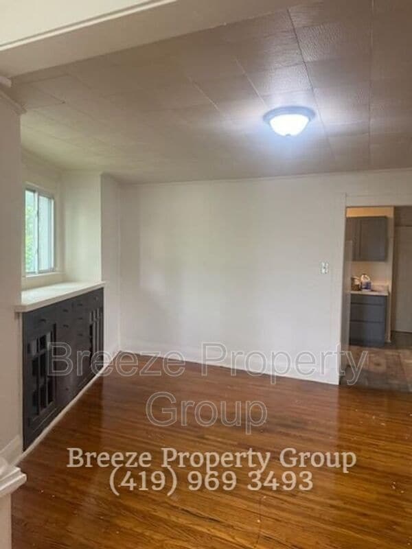 Photo - 228 Langdon St