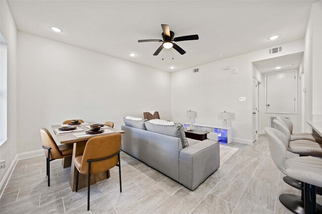 Photo - 9129 Brandon St Unidad B1