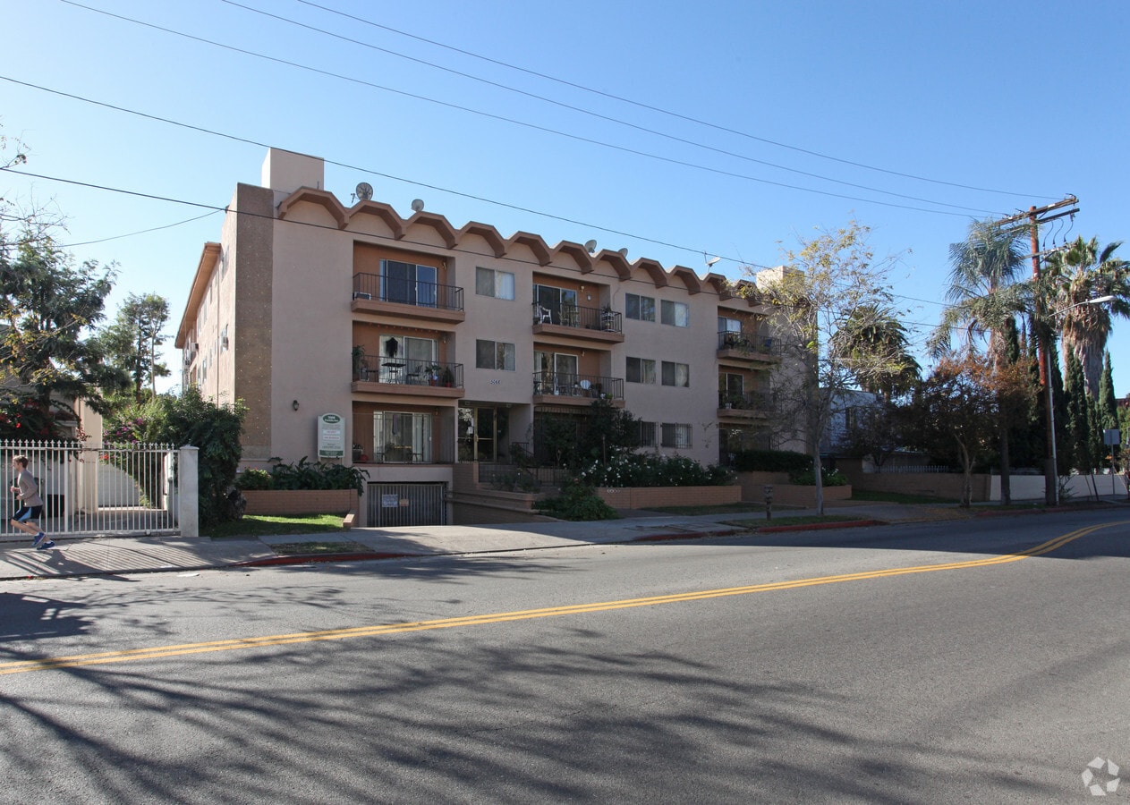 Primary Photo - 5068 Franklin Ave