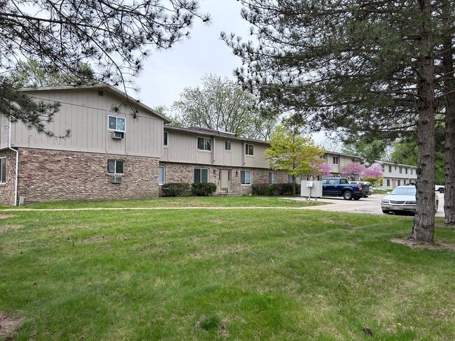 Photo - Gratiot Center Apartments