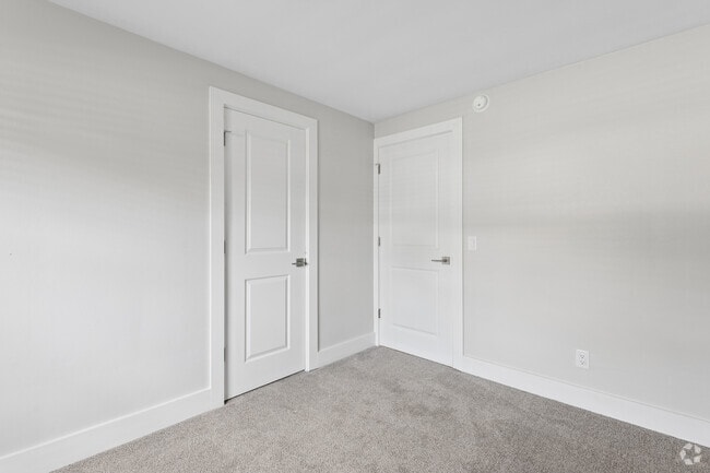 2BR, 1BA - 750SF - Second Bedroom