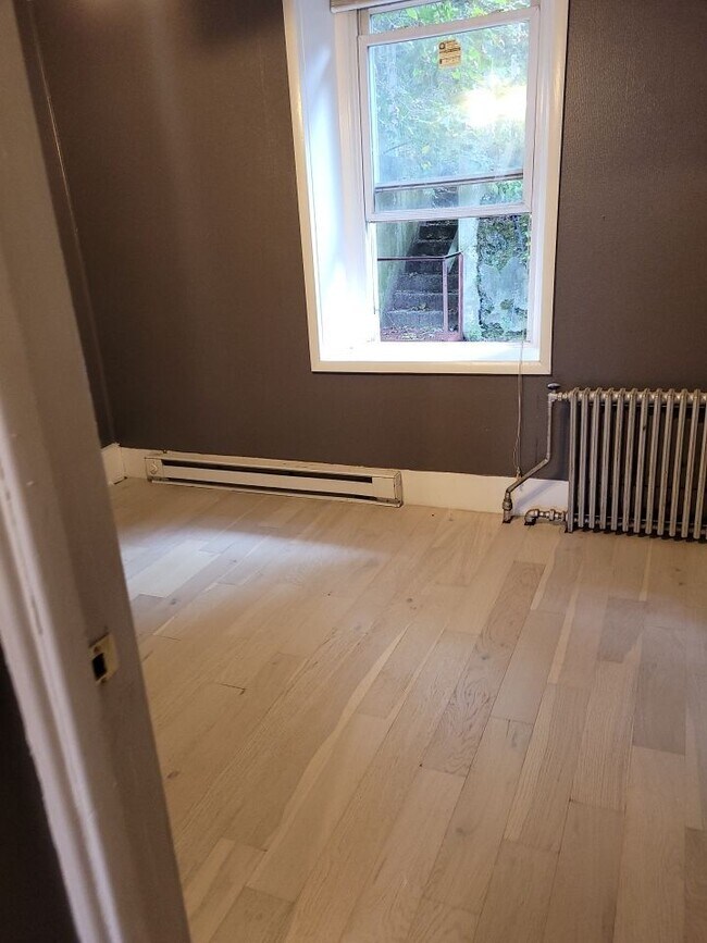 Photo - 403 E Norwegian St