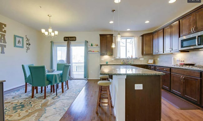 Building Photo - 517 Pebblebrook Ln