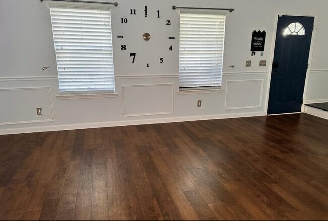 Photo - 4910 Darby Ln