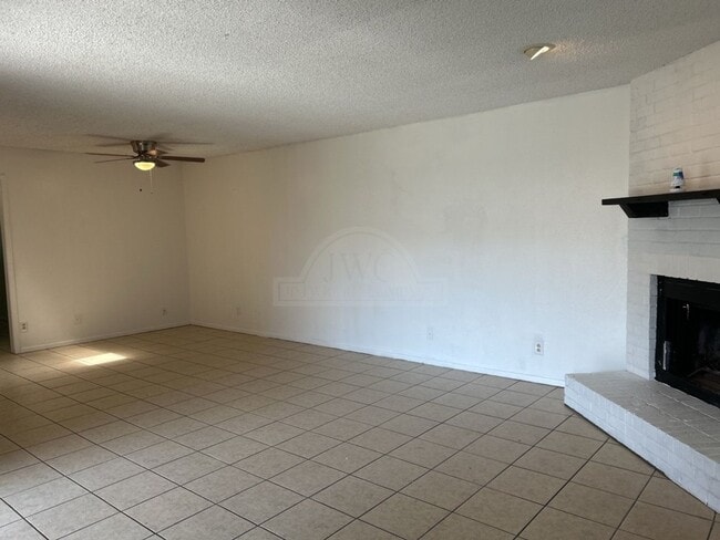 Photo - 2110 Hinkle Ave