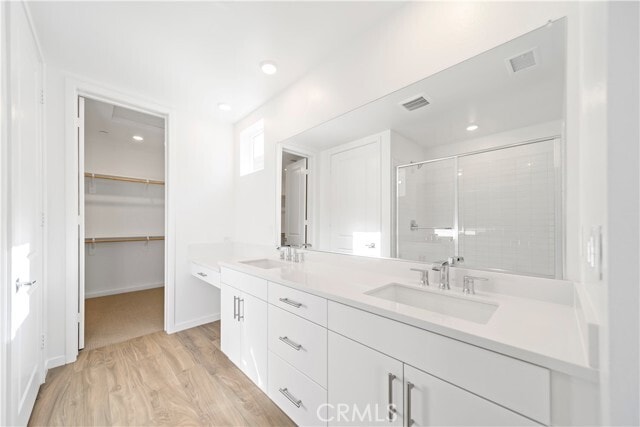 Photo - 280 Mustang Ln