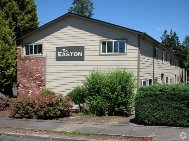 Building Photo - 4204 - 4232 SE Cesar E Chavez Blvd Rental