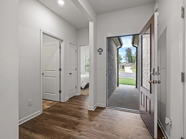 Photo - 15 Trevor Cv