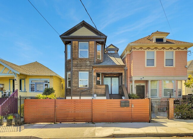 Building Photo - 3105-3107 Filbert St. Unit 3107 Rental