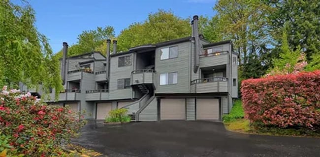 Building Photo - 2bd/2ba Kirkland Condo Unit B