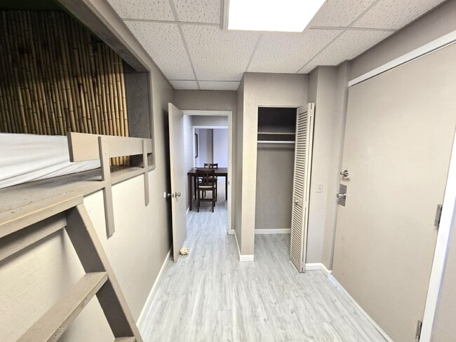 Photo - Downstairs unit of House - 2br/1ba/1pkg Kaimuki area Unit B (DOWNSTAIRS)