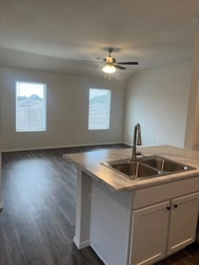 Photo - Three Bedroom / Two Bath Home/Two Car Garage/Fenced Backyard