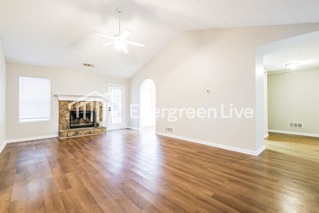 Photo - 528 Arcadia Ct