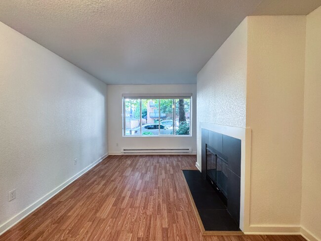 Photo - 840 NE 125th St Unidad 110