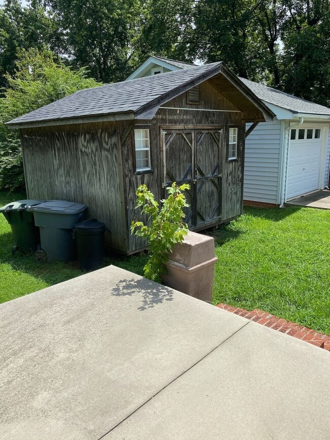 Photo - 3 BED, 1 BATH HOME IN GREYSTONE AREA, $1550 MONTH, $1550 DEPOSIT