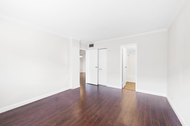 Photo - 1750 NW 3rd Terrace Unidad 105C