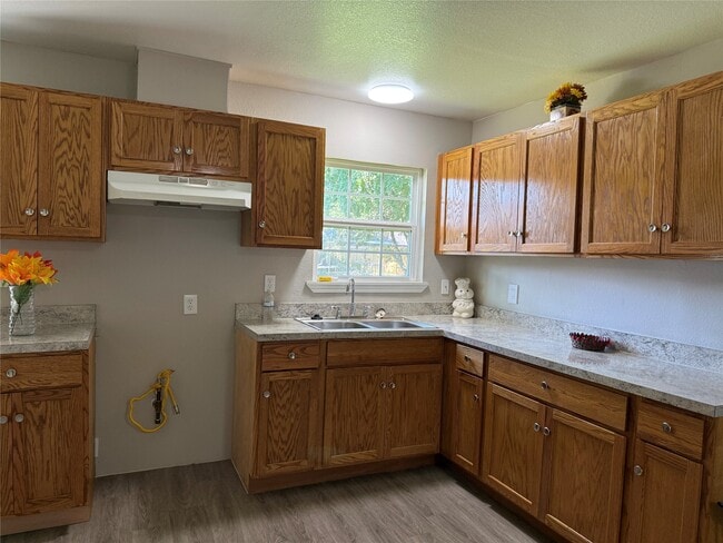 Photo - 1415 Regal St