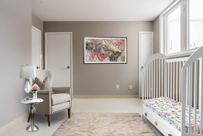 Photo - 1630 Agincourt Av