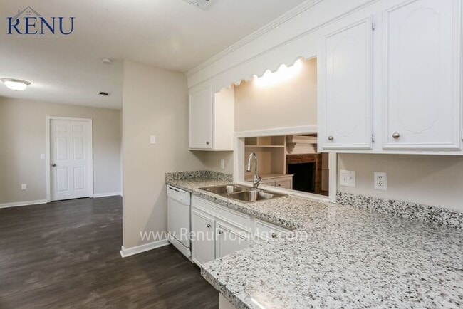 Photo - AVAILABLE NOW!! NO APP FEE!!