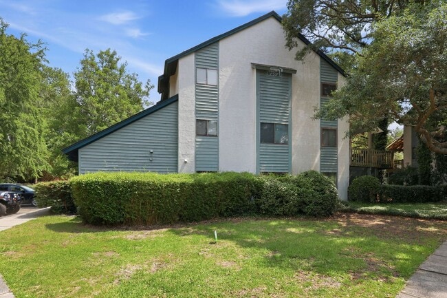 Photo - Spacious 2BR Condo in Desirable Snee Farm