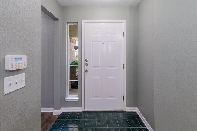 Photo - 1000 Honeysuckle Dr Casa