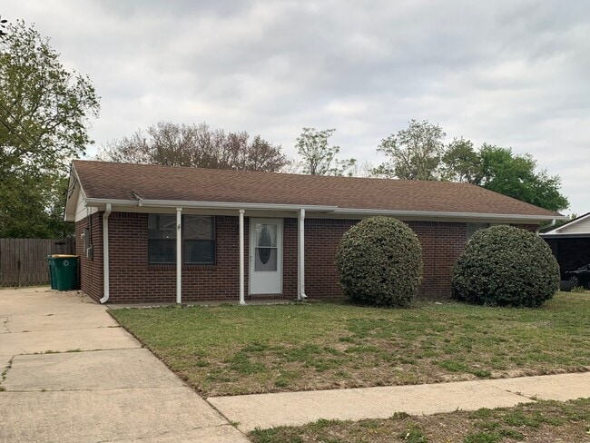 Building Photo - 806 Blvd de Orleans Blvd