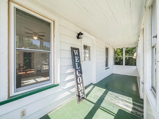 Photo - 1319 Winnebago Ave