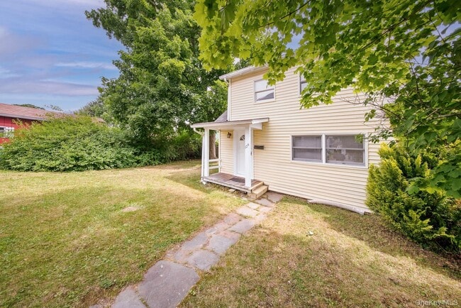 Photo - 12 1/2 Schultz St