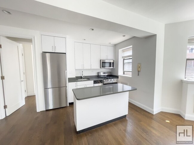 Building Photo - BEEKMAN PLACE