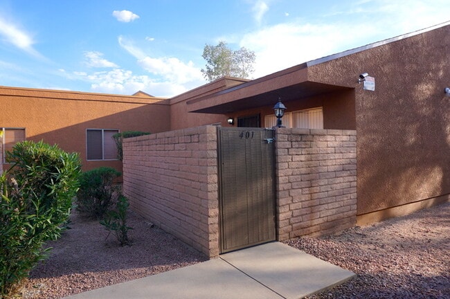 Building Photo - 3231 E Presidio Rd