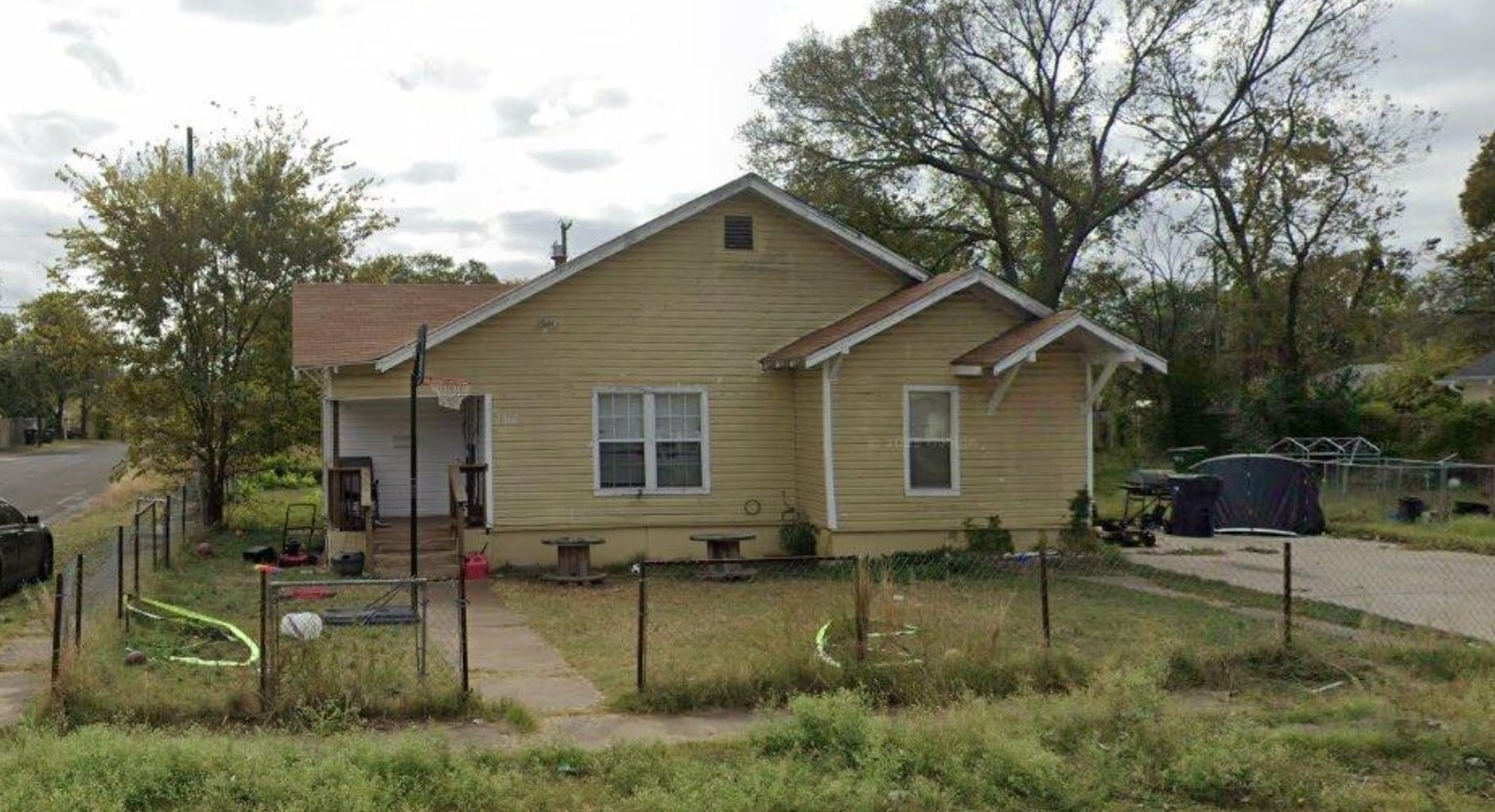 Photo - 2000 Windsor Ave