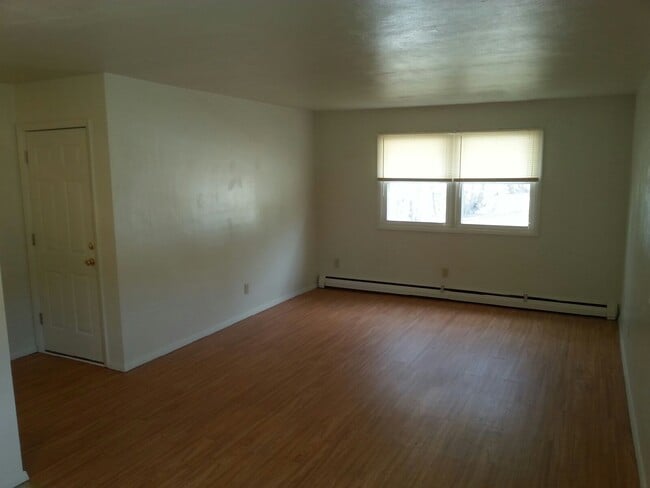 Building Photo - 1211 Wall St Unit 1