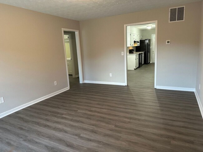 Photo - Freshly Renovated 2BR/1BA Duplex in Conyers Location!
