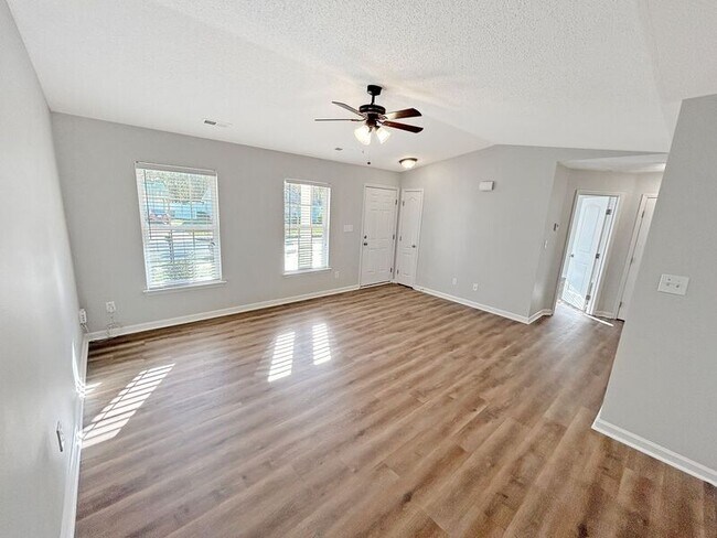 Photo - 144 Sandy Hollow Dr NW