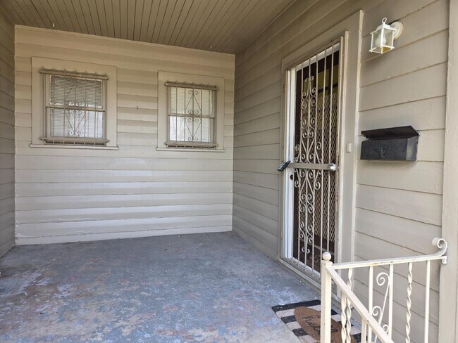 2236 N Interstate 35 - 2026-76