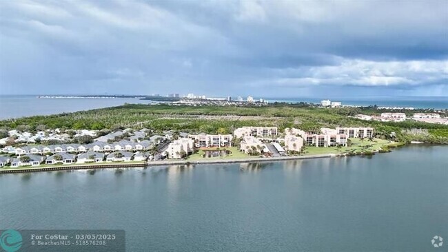 Building Photo - 3412 NE Causeway Blvd Unit 201 Rental