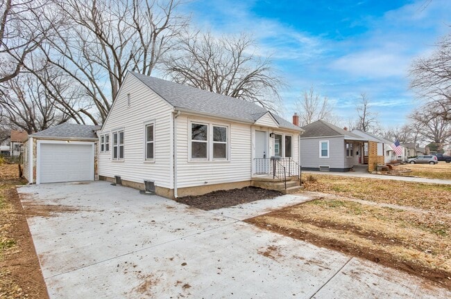 Photo - Updated 2 Bed, 1 Bath
