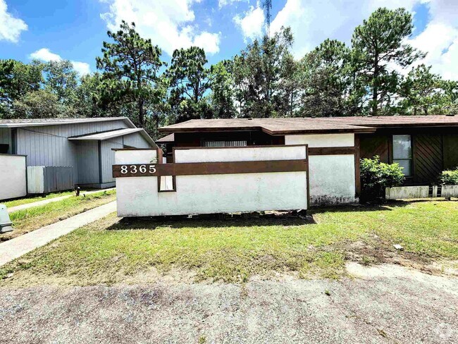 Building Photo - 8365 Country Walk Dr Rental