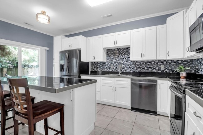 Photo - 165 Grand Oaks Dr