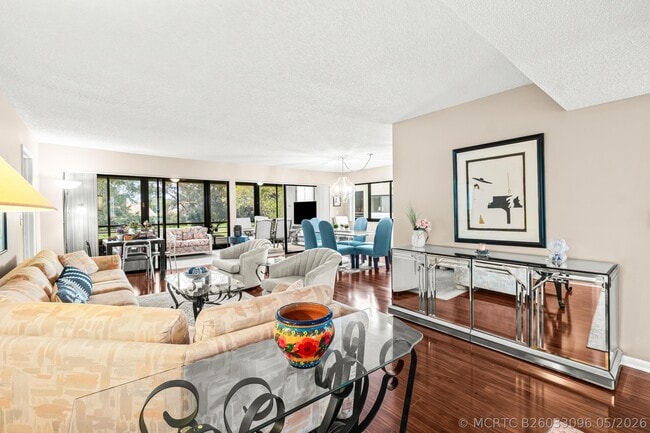 5687 Fairway Park Dr