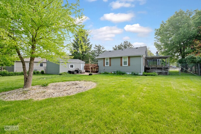 Photo - 405 N Bridge St