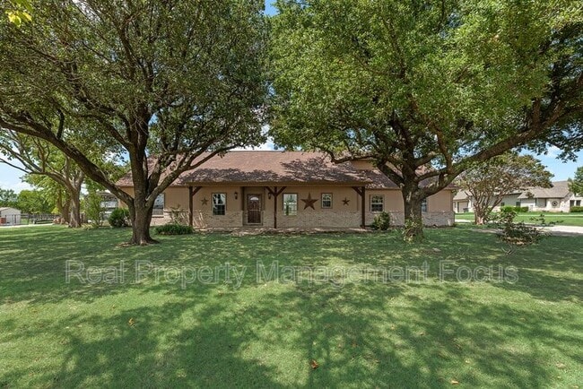 Building Photo - 1255 Vineyard Rd Rental