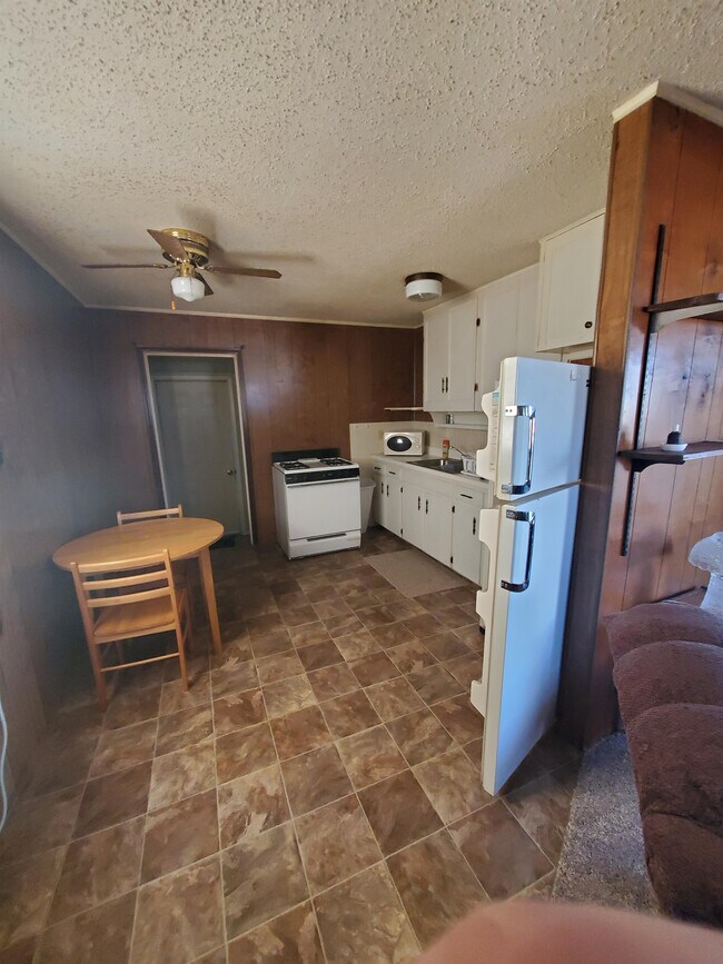 Photo - 103 Estireno St