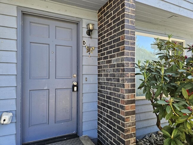 Photo - Remodeled 2/1.5 Townhome in a Quiet Fourplex Unit D