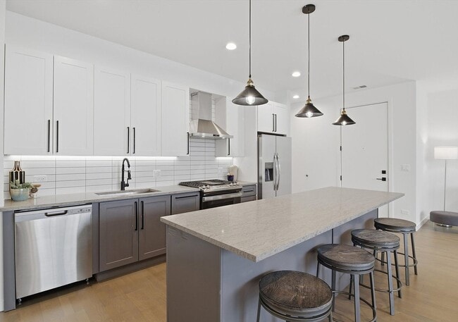 Photo - 5824 N Lincoln Ave Unit GN