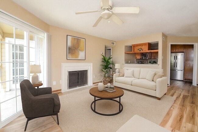 Building Photo - 10211 Sugar Branch Dr Unit 422 Rental