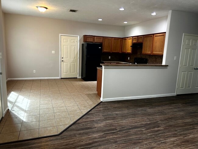 Photo - 21469 W Wallis Dr