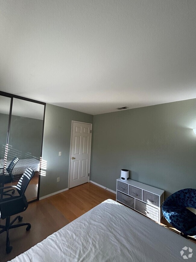 Building Photo - 6374 Jaguar Dr Rental