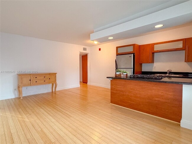 Photo - 10101 W Bay Harbor Dr Unit 5