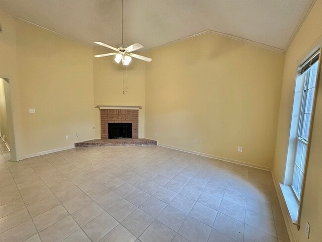 Photo - 596 W Ashley Glen Cir